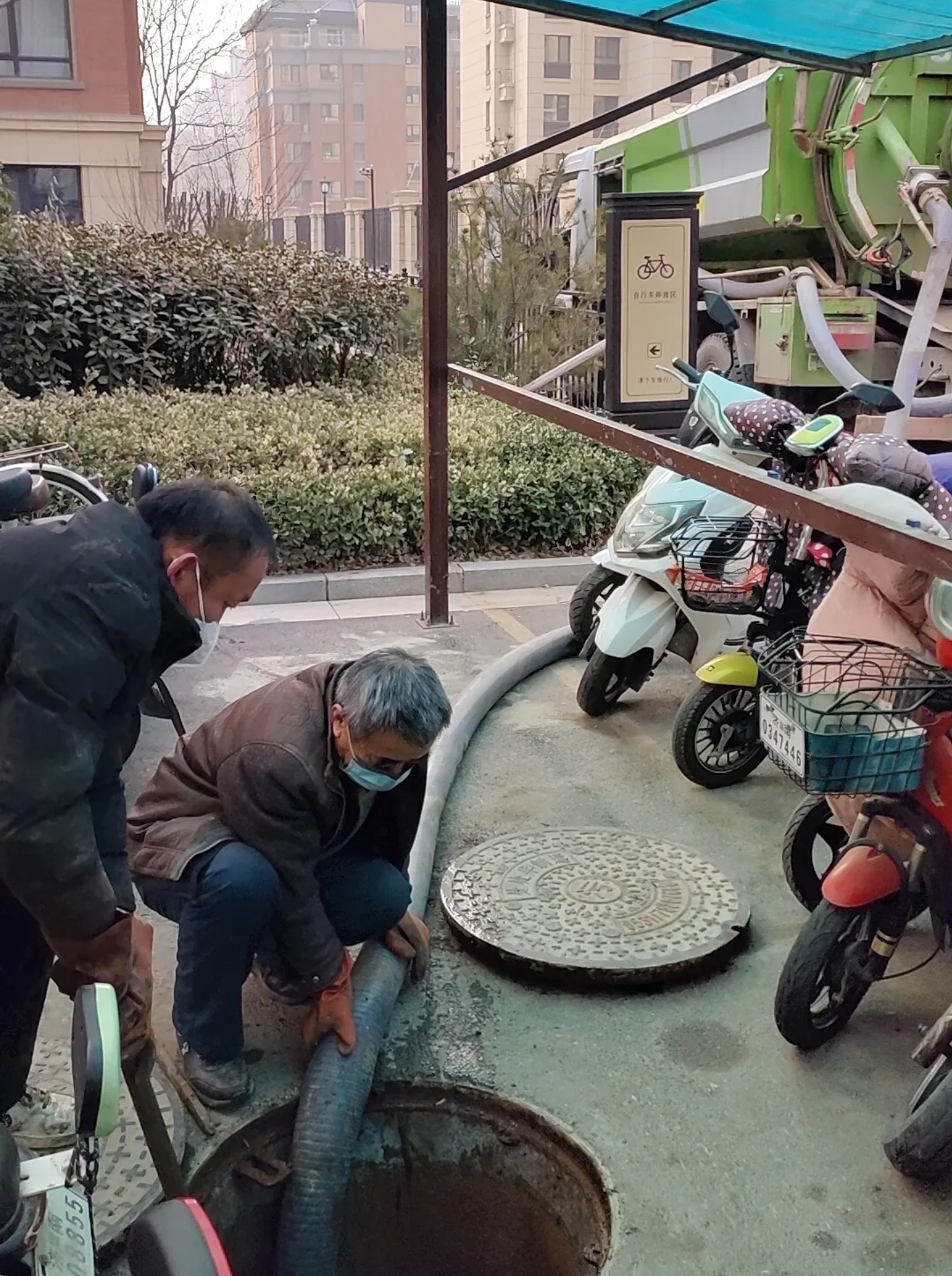 赣州暴雨前后室外排水异常:餐饮经营者如何安全观察附近管道疏通电话