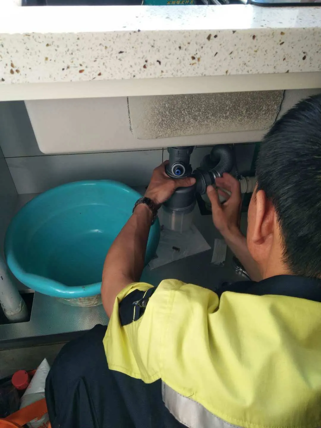 惠州餐饮店马桶偶尔咕噜响要处理吗?附近管道疏通电话与预防复发要点 15578999886