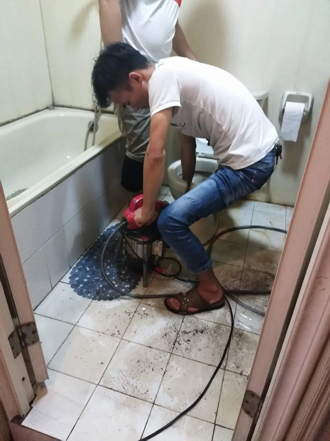 厦门餐饮经营者必读:儿童玩具掉入马桶,附近疏通下水道电话15578999886