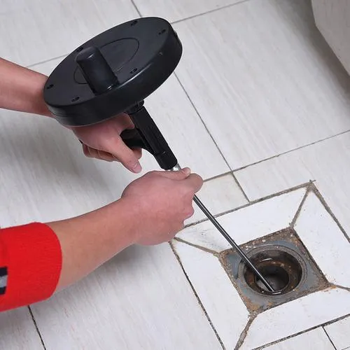 西宁老旧住宅马桶堵塞:用吸盘前先弄清附近疏通下水道电话的安全边界