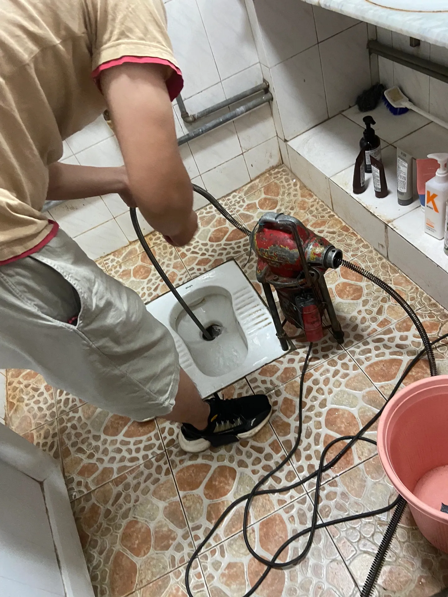 武汉家庭已用化学疏通剂后,找附近管道疏通电话前要做的安全告知清单
