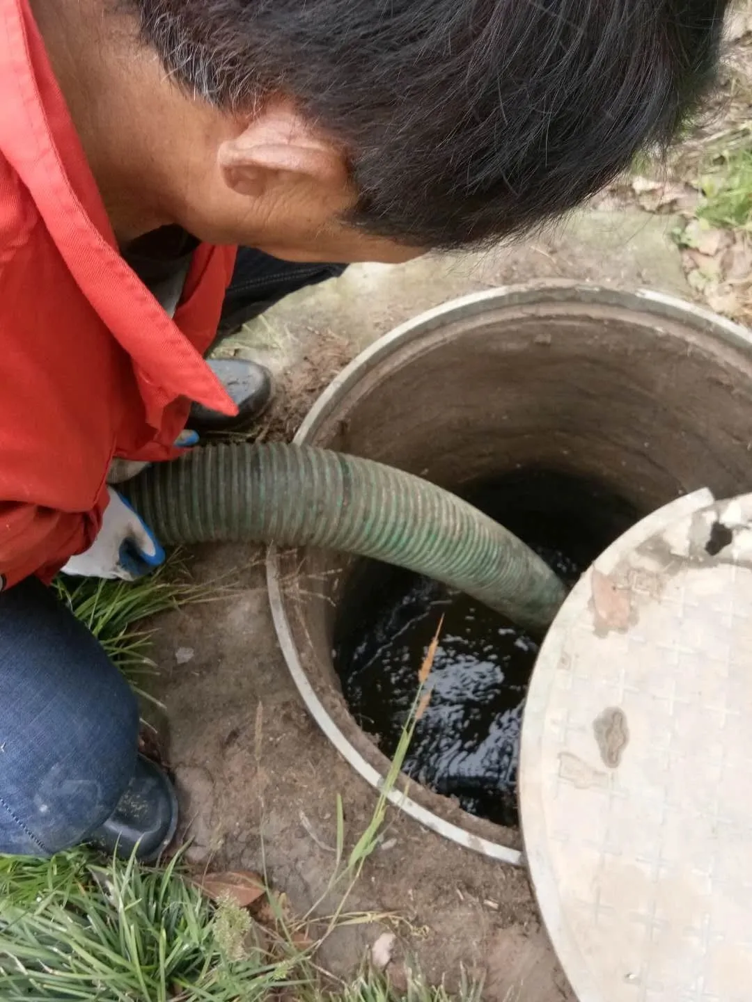 平顶山老旧住宅厨房水能排却返味?附近管道疏通电话先别急着打