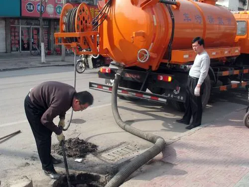 青岛物业值班验收:厨房下水能排却返味,附近管道疏通电话该不该打